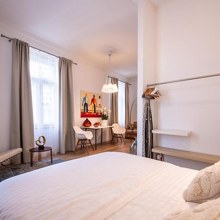 Modern Downtown Apt - Renovated, On Ideal Location Prague Extérieur photo