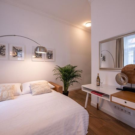 Modern Downtown Apt - Renovated, On Ideal Location Prague Extérieur photo