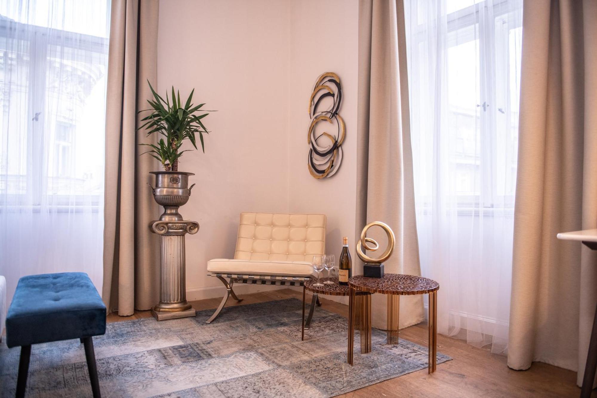 Modern Downtown Apt - Renovated, On Ideal Location Prague Extérieur photo