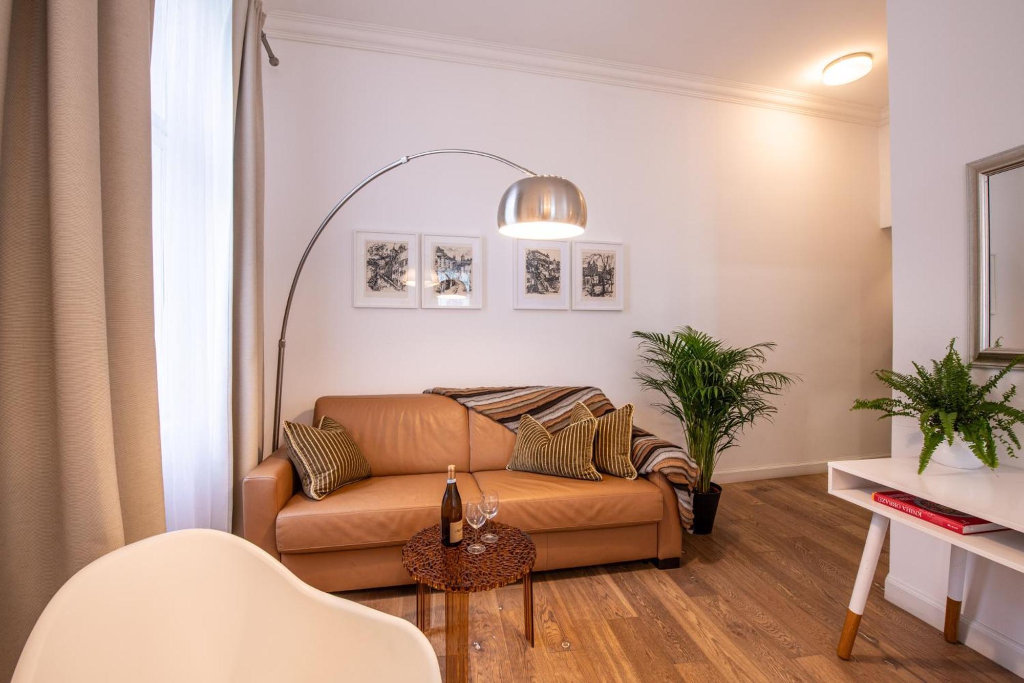 Modern Downtown Apt - Renovated, On Ideal Location Prague Extérieur photo