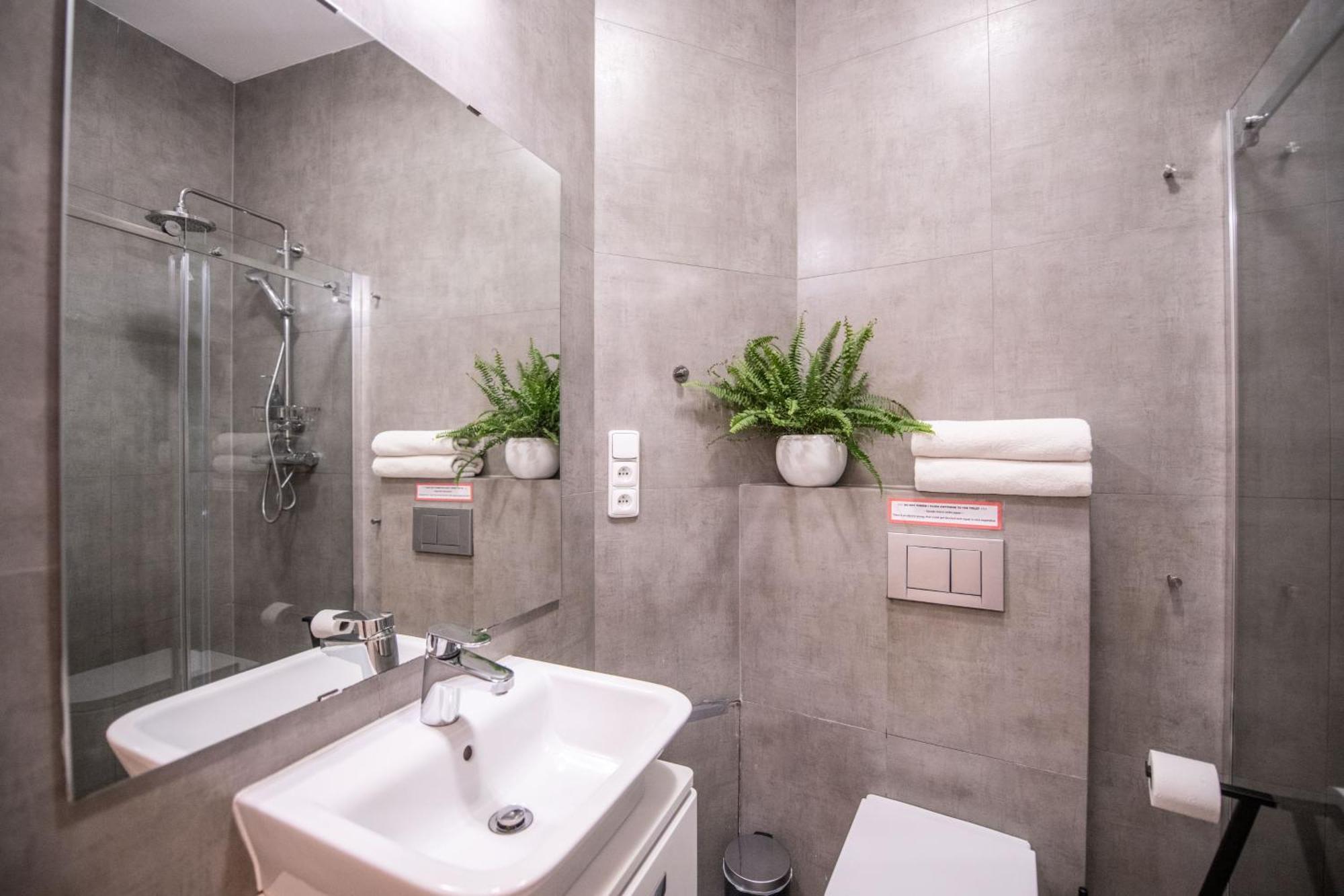 Modern Downtown Apt - Renovated, On Ideal Location Prague Extérieur photo