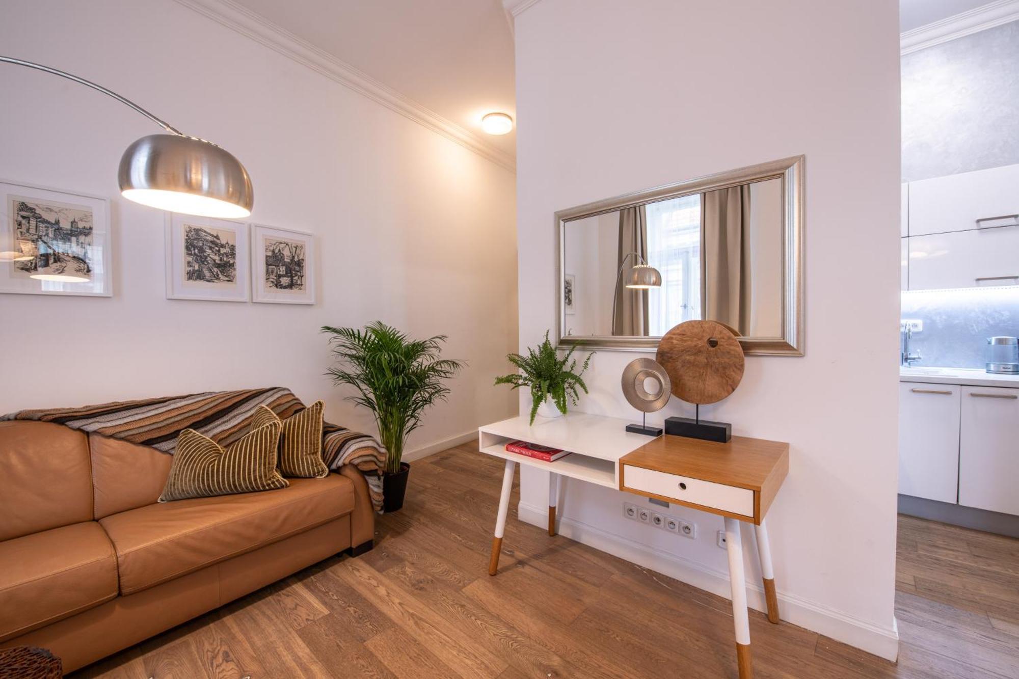 Modern Downtown Apt - Renovated, On Ideal Location Prague Extérieur photo