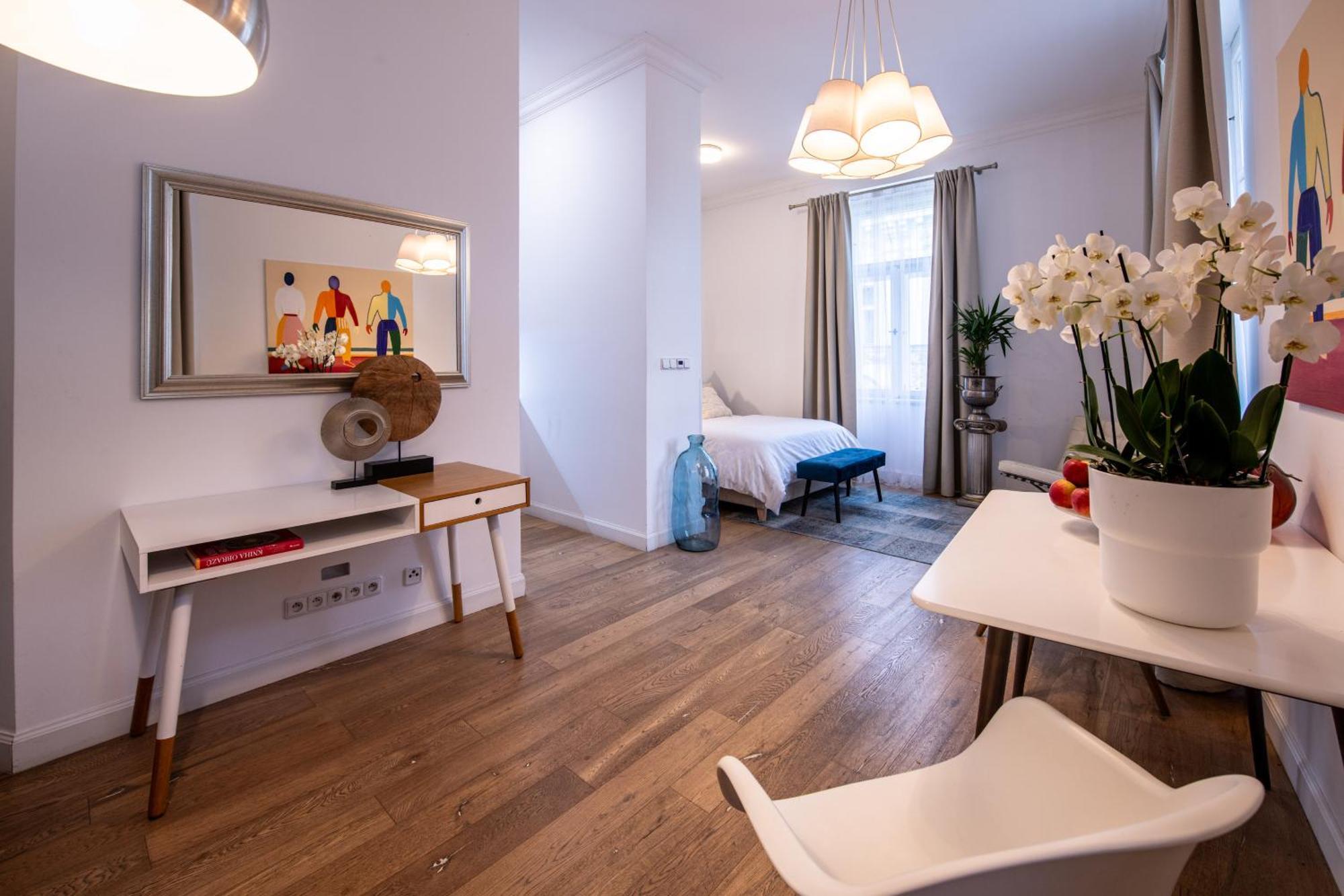 Modern Downtown Apt - Renovated, On Ideal Location Prague Extérieur photo