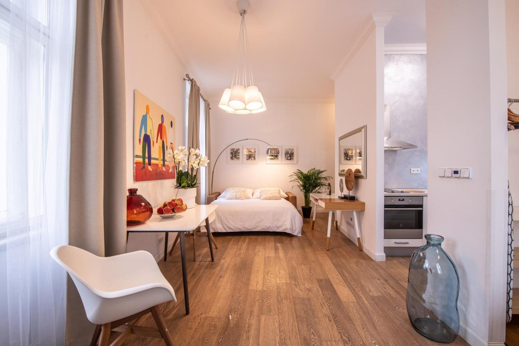 Modern Downtown Apt - Renovated, On Ideal Location Prague Extérieur photo
